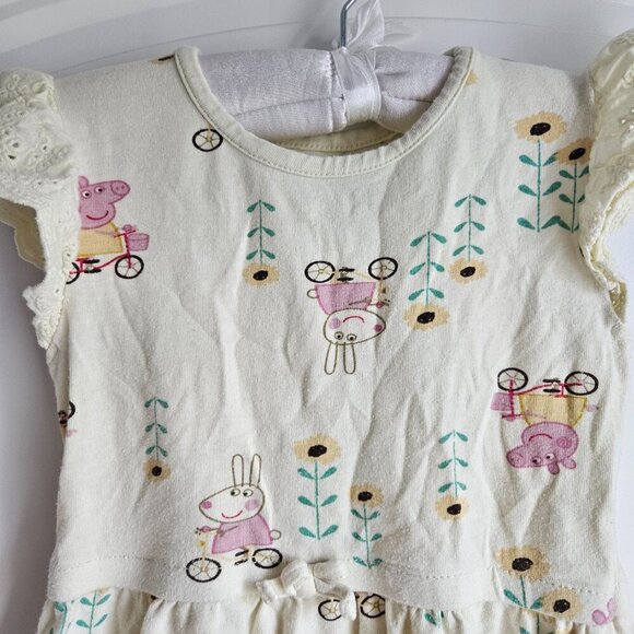 Sale 🎉🥳 4/$25 or $10 Peppa Pig Dress Size 2T - Picture 2 of 6